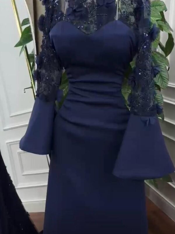 فستان سهرة بأكمام طويلة فرنسي بطريز مع ورود