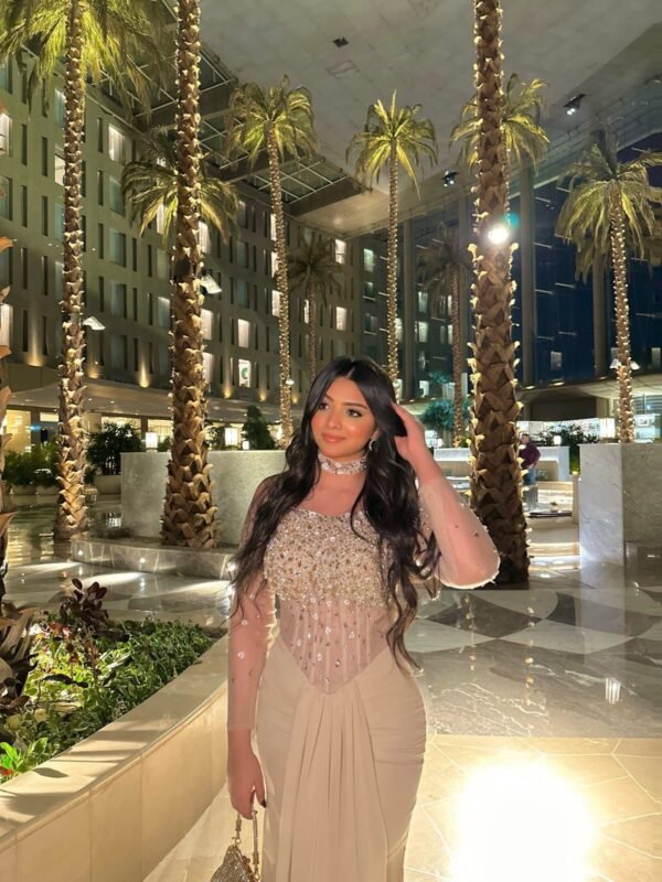 فستان سهرة شيفون وخرز بأكمام