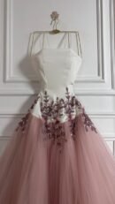 فستان سهرة توب مع خامة بيليسيان تل تيواني وصدرية باربي مع تطريز بطانة تفته