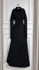 فستان سهرة بخامة باربي بأكمام هدب