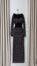 فستان سهرة شك بأكمام طويلة وتطريز كريستال مع بطانة تفته