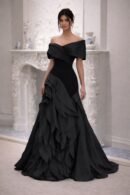 فستان سهرة أسود كم ملكي عريض