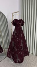 فستان سهرة كم ملكي اوف على ورد وخرز